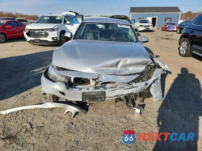 Piąte zdjęcie samochodu w środku: 2015 BMW 328 XI SULEV VIN:WBA3B5C5XFF963423 - miniatura