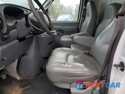 Zdjęcie 7 z 12 samochodu: 2006 FORD ECONOLINE E450 SUPER DUTY CUTAWAY VAN VIN:1FDXE45S16DB22204 - miniatura