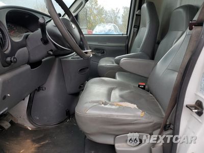 Zdjęcie 7 z 12 samochodu: 2006 FORD ECONOLINE E450 SUPER DUTY CUTAWAY VAN VIN:1FDXE45S16DB22204 - miniatura