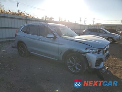 Czwarte zdjęcie samochodu z boku: 2021 BMW X3 XDRIVE30I VIN:5UXTY5C01M9E85315 - miniatura