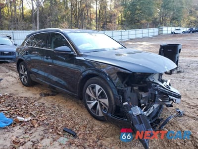 Czwarte zdjęcie samochodu z boku: 2024 AUDI Q8 E-TRON PREMIUM PLUS VIN:WA15AAGE0RB024868 - miniatura