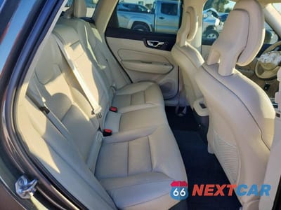 Zdjęcie 11 z 12 samochodu: 2018 VOLVO XC60 T5 VIN:LYV102RK4JB069959 - miniatura