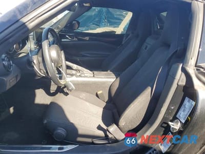 Zdjęcie 7 z 12 samochodu: 2021 MAZDA MX-5 MIATA CLUB VIN:JM1NDAL74M0450524 - miniatura