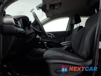 Zdjęcie 7 z 13 samochodu: 2019 KIA SORENTO LX VIN:5XYPGDA51KG504033 - miniatura