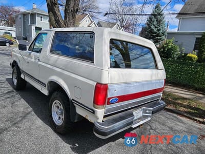Trzecie zdjęcie samochodu z tyłu: 1989 FORD BRONCO U100 VIN:1FMEU15N3KLB09036 - miniatura