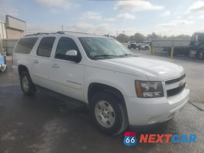 Czwarte zdjęcie samochodu z boku: 2009 CHEVROLET SUBURBAN K1500 LT VIN:1GNFK26329R216255 - miniatura