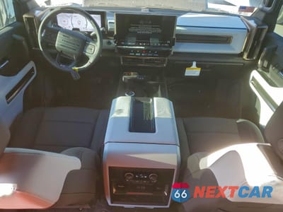 Zdjęcie 8 z 12 samochodu: 2025 GMC HUMMER SUV 2X VIN:1GKT0NDE9SU117236 - miniatura