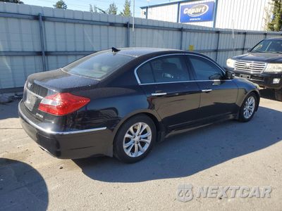 Trzecie zdjęcie samochodu z tyłu: 2013 HYUNDAI GENESIS 3.8L VIN:KMHGC4DD1DU224026 - miniatura
