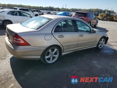Trzecie zdjęcie samochodu z tyłu: 2005 MERCEDES-BENZ C 230K SPORT SEDAN VIN:WDBRF40J65F672542 - miniatura