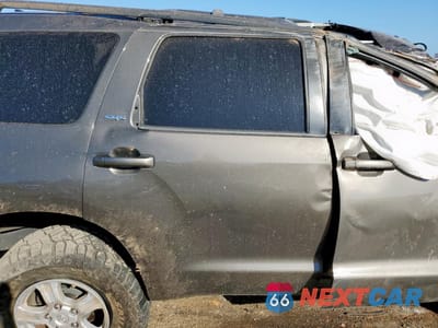 Zdjęcie 11 z 14 samochodu: 2016 TOYOTA SEQUOIA SR5 VIN:5TDBW5G18GS130540 - miniatura