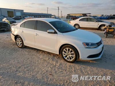 Czwarte zdjęcie samochodu z boku: 2013 VOLKSWAGEN JETTA SE VIN:3VWDX7AJ3DM389407 - miniatura