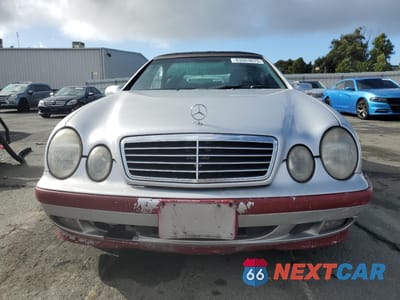 Piąte zdjęcie samochodu w środku: 2003 MERCEDES-BENZ CLK 320 VIN:WDBLK65G63T130673 - miniatura