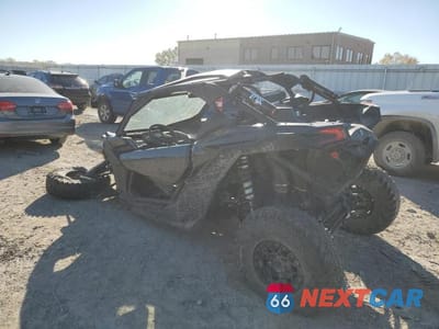 Trzecie zdjęcie samochodu z tyłu: 2024 CAN-AM MAVERICK X3 UTILITY VEHICLE VIN:3JBVXAV49RE000749 - miniatura