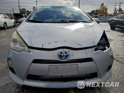 Piąte zdjęcie samochodu w środku: 2012 TOYOTA PRIUS C VIN:JTDKDTB37C1024056 - miniatura