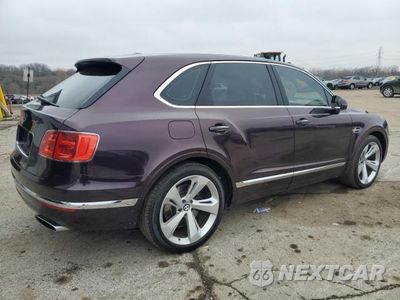 Trzecie zdjęcie samochodu z tyłu: 2018 BENTLEY BENTAYGA VIN:SJAAC2ZV0JC019042 - miniatura