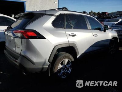Trzecie zdjęcie samochodu z tyłu: 2025 TOYOTA RAV4 XLE VIN:2T3W1RFVXSW412696 - miniatura