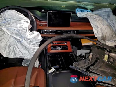 Zdjęcie 8 z 14 samochodu: 2023 LINCOLN AVIATOR RESERVE VIN:5LM5J7WCXPGL05075 - miniatura