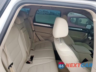 Zdjęcie 10 z 12 samochodu: 2016 VOLKSWAGEN TOUAREG SPORT VIN:WVGEF9BP9GD000516 - miniatura