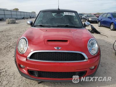 Piąte zdjęcie samochodu w środku: 2011 MINI COOPER S VIN:WMWZP3C56BTX84257 - miniatura