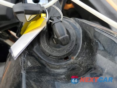 Zdjęcie 8 z 10 samochodu: 2025 KAWASAKI EX650 P VIN:ML5EXEP18SDAE3583 - miniatura