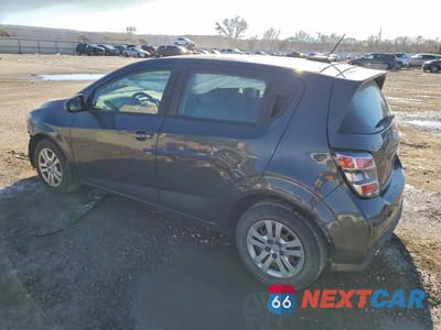 Drugie zdjęcie samochodu z przodu: 2020 CHEV SONIC VIN:1G1JG6SB5L4122361 - miniatura
