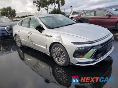 Czwarte zdjęcie samochodu z boku: 2025 HYUNDAI SONATA HYBRID VIN:KMHL34JJ8SA117434 - miniatura