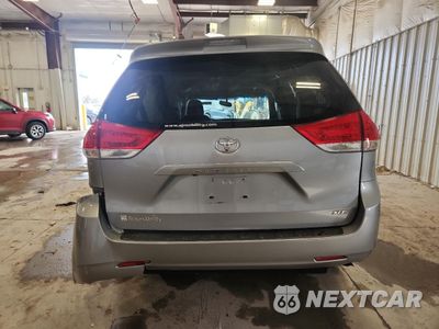 Zdjęcie 6 z 13 samochodu: 2013 TOYOTA SIENNA XLE VIN:5TDYK3DC2DS393845 - miniatura