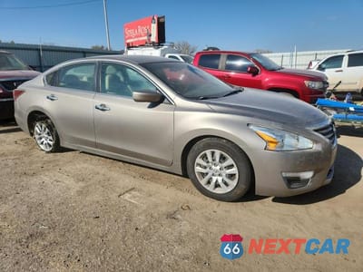 Czwarte zdjęcie samochodu z boku: 2015 NISSAN ALTIMA 2.5 S VIN:1N4AL3AP6FC412316 - miniatura