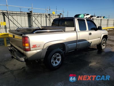 Trzecie zdjęcie samochodu z tyłu: 2000 CHEVROLET SILVERADO K1500 VIN:1GCEK19V7YE291941 - miniatura
