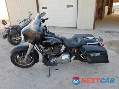 Trzecie zdjęcie samochodu z tyłu: 2004 HARLEY-DAVIDSON FLHTCUI VIN:1HD1FCW114Y600603 - miniatura
