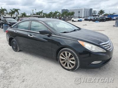 Czwarte zdjęcie samochodu z boku: 2013 HYUNDAI SONATA SE VIN:5NPEC4ACXDH762547 - miniatura