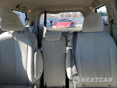 Zdjęcie 10 z 12 samochodu: 2011 TOYOTA SIENNA LE VIN:5TDKK3DC1BS032402 - miniatura