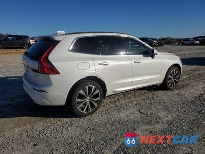 Trzecie zdjęcie samochodu z tyłu: 2022 VOLVO XC60 B5 MOMENTUM VIN:YV4L12DKXN1925840 - miniatura