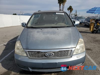 Piąte zdjęcie samochodu w środku: 2011 KIA SEDONA LX VIN:KNDMG4C79B6407568 - miniatura