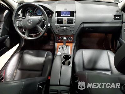 Zdjęcie 8 z 12 samochodu: 2011 MERCEDES-BENZ C 300 4MATIC VIN:WDDGF8BB6BR140469 - miniatura