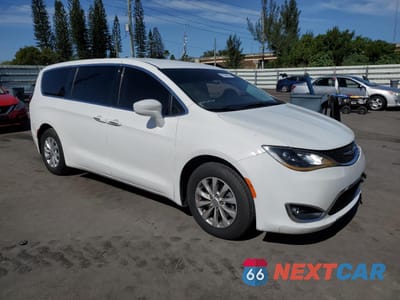 Czwarte zdjęcie samochodu z boku: 2018 CHRYSLER PACIFICA TOURING PLUS VIN:2C4RC1FG9JR279075 - miniatura