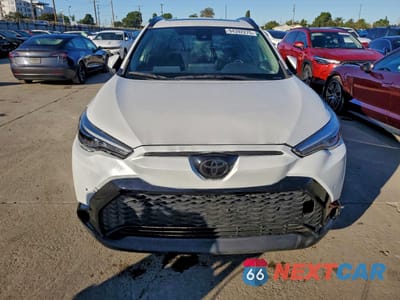 Piąte zdjęcie samochodu w środku: 2022 TOYOTA COROLLA CROSS XLE VIN:7MUDAAAG4NV019029 - miniatura
