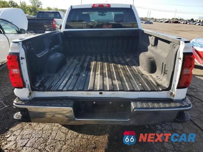 Zdjęcie 6 z 12 samochodu: 2018 CHEVROLET SILVERADO K1500 LT VIN:1GCUKREC5JF248083 - miniatura