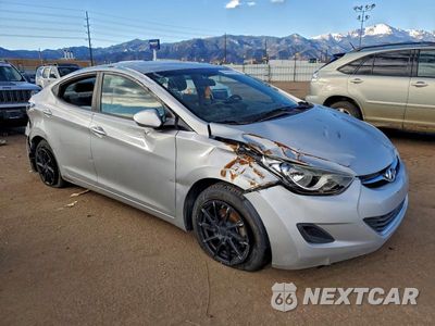 Czwarte zdjęcie samochodu z boku: 2013 HYUNDAI ELANTRA GLS VIN:KMHDH4AEXDU779512 - miniatura