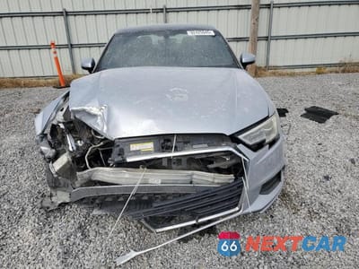 Piąte zdjęcie samochodu w środku: 2017 AUDI A3 PREMIUM VIN:WAUAUGFF9H1044577 - miniatura
