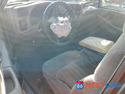 Zdjęcie 8 z 12 samochodu: 2001 CHEVROLET S TRUCK S10 VIN:1GCCS19W218189967 - miniatura