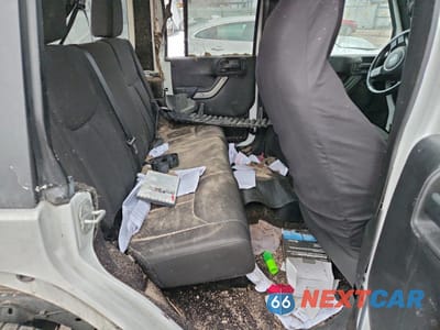 Zdjęcie 10 z 13 samochodu: 2015 JEEP WRANGLER UNLIMITED SPORT VIN:1C4BJWDG6FL749957 - miniatura