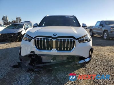 Piąte zdjęcie samochodu w środku: 2023 BMW X1 XDRIVE28I VIN:WBX73EF03P5X06972 - miniatura