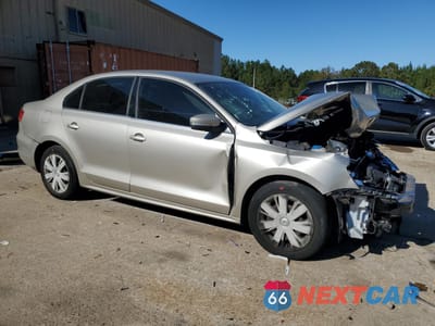 Czwarte zdjęcie samochodu z boku: 2013 VOLKSWAGEN JETTA SE VIN:3VWDX7AJ5DM255241 - miniatura