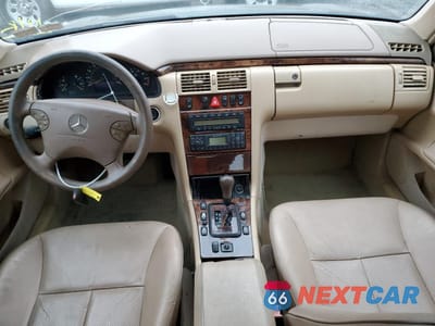Zdjęcie 8 z 12 samochodu: 2000 MERCEDES-BENZ E 320 VIN:WDBJF65J4YB109289 - miniatura