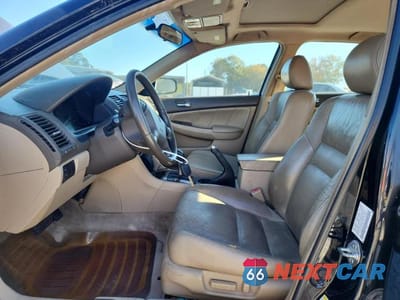 Zdjęcie 7 z 12 samochodu: 2006 HONDA ACCORD EX VIN:1HGCM56846A163802 - miniatura