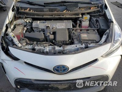 Zdjęcie 11 z 13 samochodu: 2016 TOYOTA PRIUS V FIVE VIN:JTDZN3EU3GJ046271 - miniatura