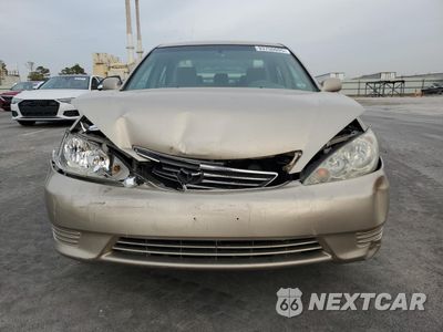 Piąte zdjęcie samochodu w środku: 2005 TOYOTA CAMRY LE VIN:4T1BE32K15U639199 - miniatura