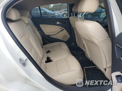 Zdjęcie 12 z 16 samochodu: 2017 MERCEDES-BENZ GLA 250 VIN:WDCTG4EB1HJ363370 - miniatura