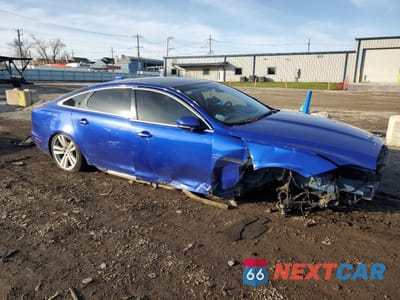 Czwarte zdjęcie samochodu z boku: 2017 JAGUAR XJL PORTFOLIO VIN:SAJWJ2GD1H8W06076 - miniatura